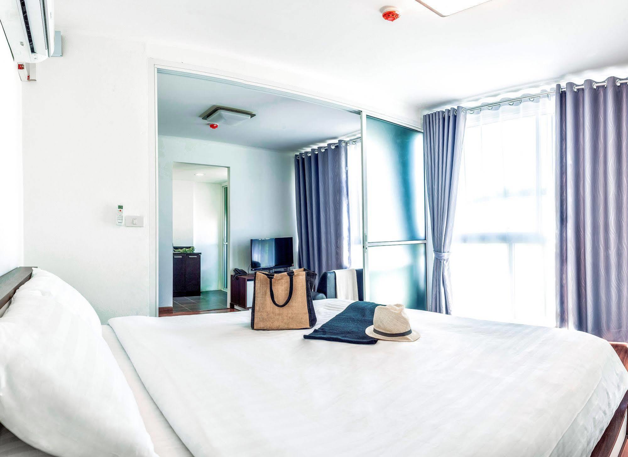 Hotel The Wide Condotel - Phuket